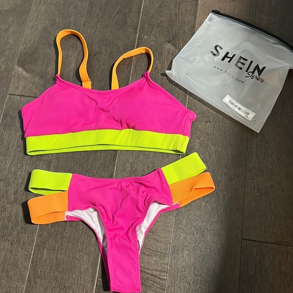 Shein Colour Block Bikini - Picture 1 of 4